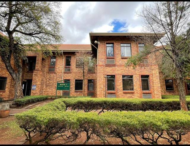 BUSINESS PROPERTY TO RENT IN LYTTELTON MANOR